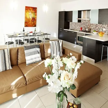 2-1 Of 11 In An Exclusive By Italian Apartment *